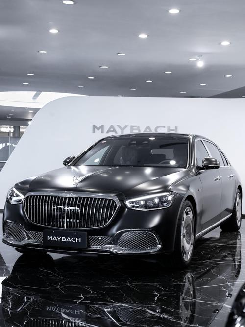 佛山12岚图汽车的售后服务让用户无忧出行，迈巴赫未来的豪华车趋势